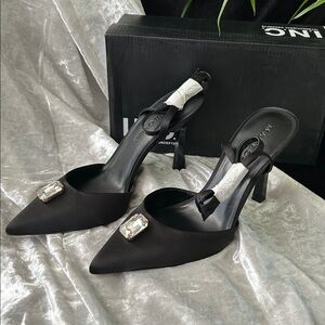 NWT INC MATEO & INC SANDAL 9M